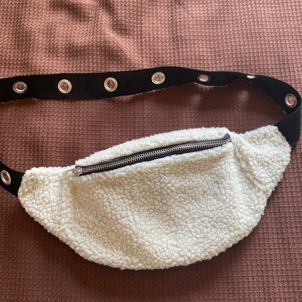 Unisex belt bag